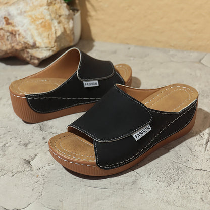 Sandales Compensées Tendance.