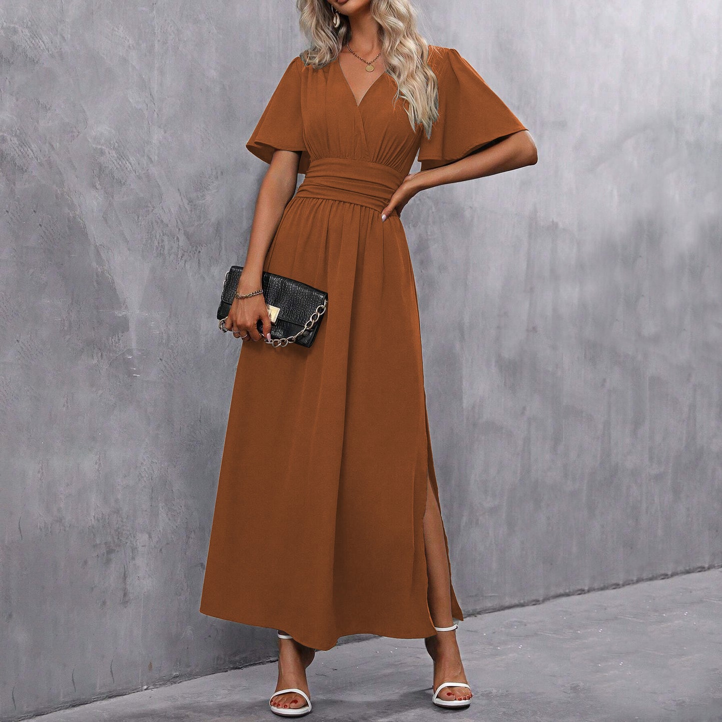 Robe Fendue Élégante et Tendance